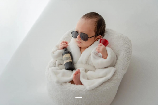 开平孕妇肚脐眼突出来